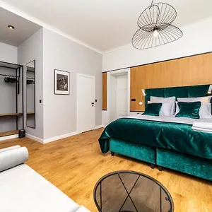 Riva By Oneapartments Apartament